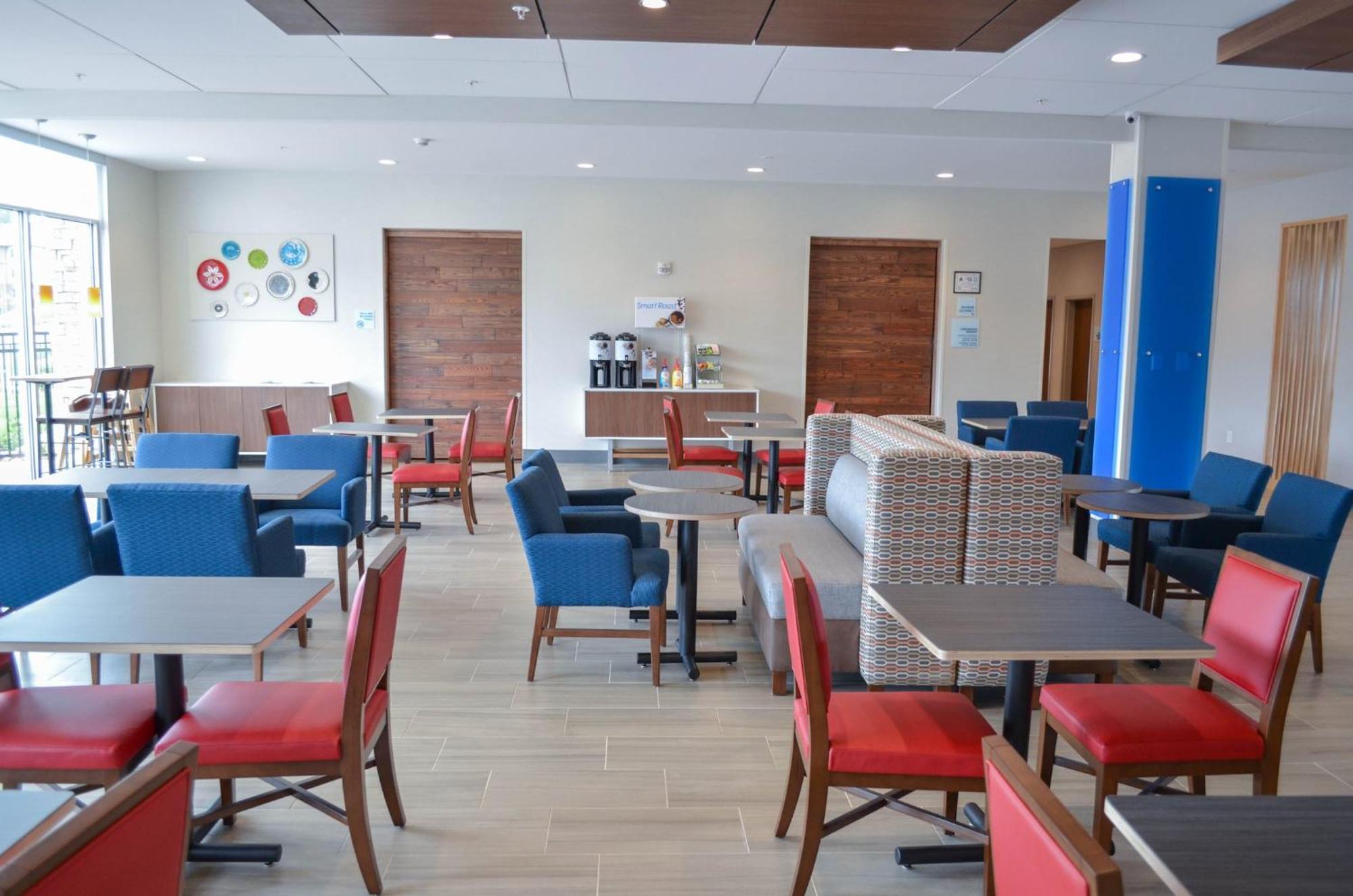 Holiday Inn Express & Suites Raleigh Airport - Brier Creek By Ihg Εξωτερικό φωτογραφία