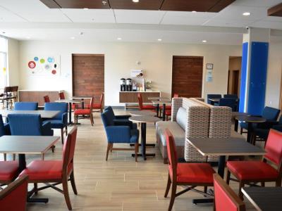 Holiday Inn Express & Suites Raleigh Airport - Brier Creek By Ihg Εξωτερικό φωτογραφία